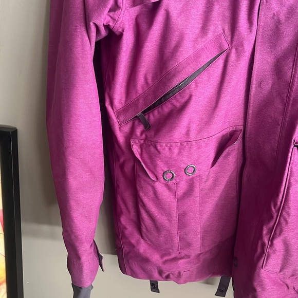 EUC WOMENS MEDIUM UNDEr ARMOUR COLD GEAR WINTER SNOW SKI JACKET - Picture 6 of 12